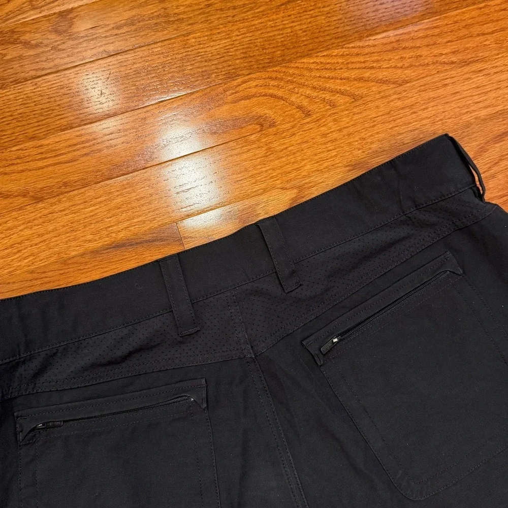 Huk Performance Fishing Cargo Shorts Men XL Black 10